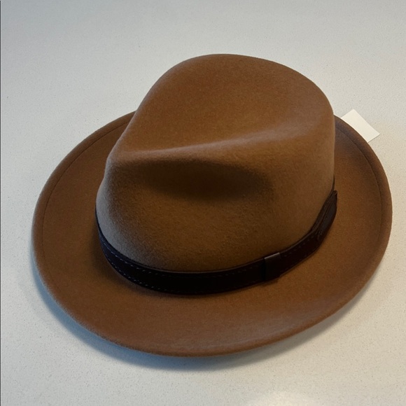 Goorin Bros Tan Fedora with Dark Band - Picture 5 of 8